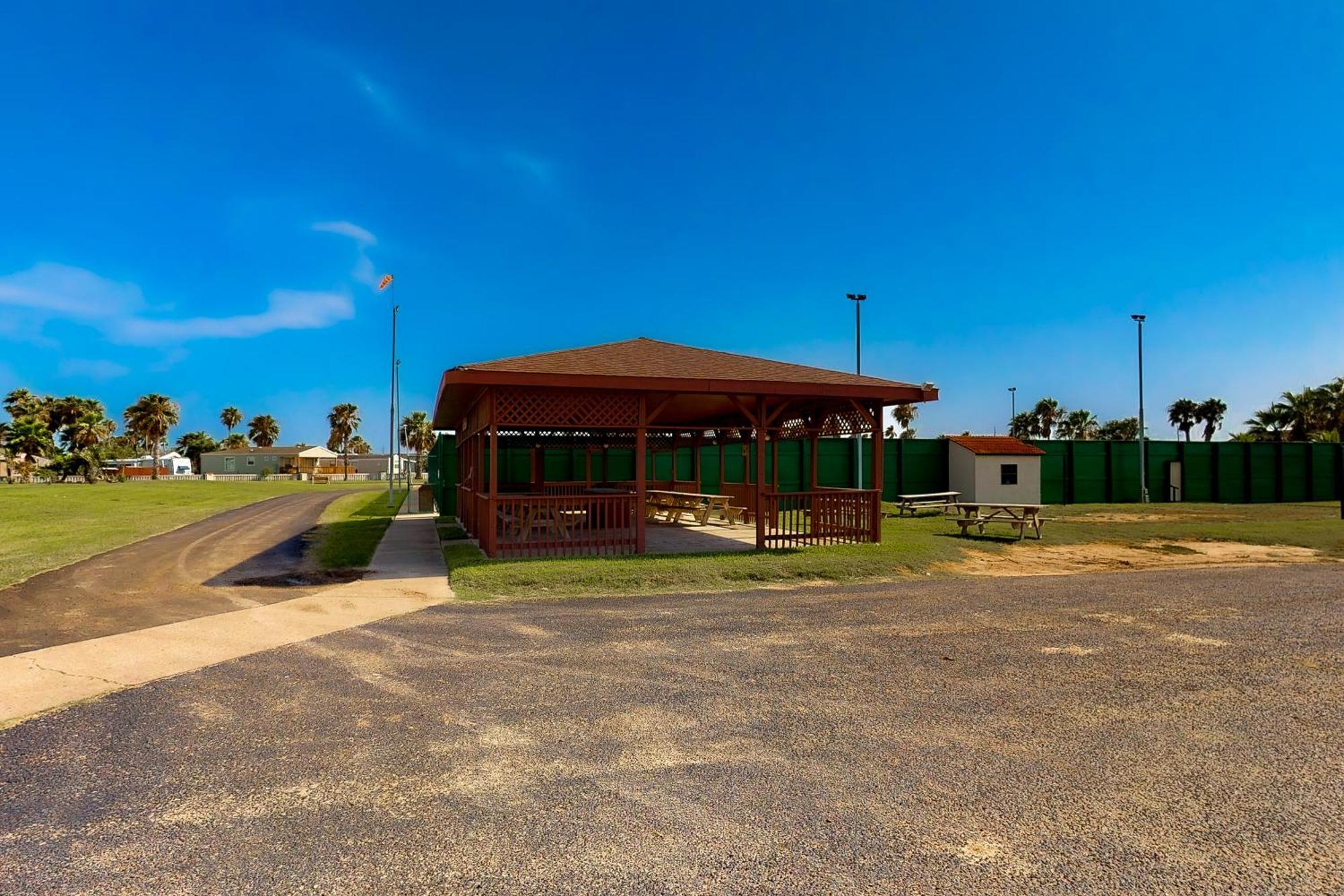 Long Island Village Unit 831 Port Isabel Eksteriør billede